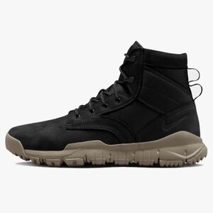 NWOT Nike SFB 6" Leather Boot Size 8